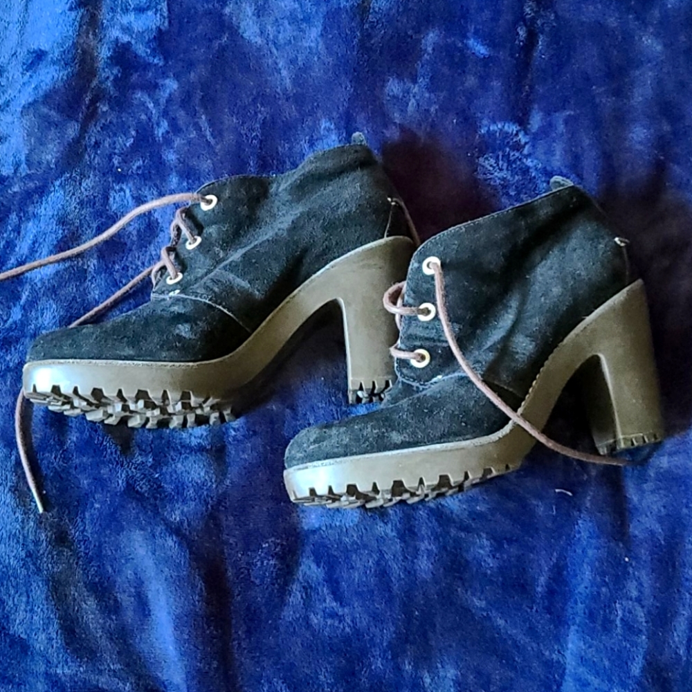 Sperry heeled boots Like New